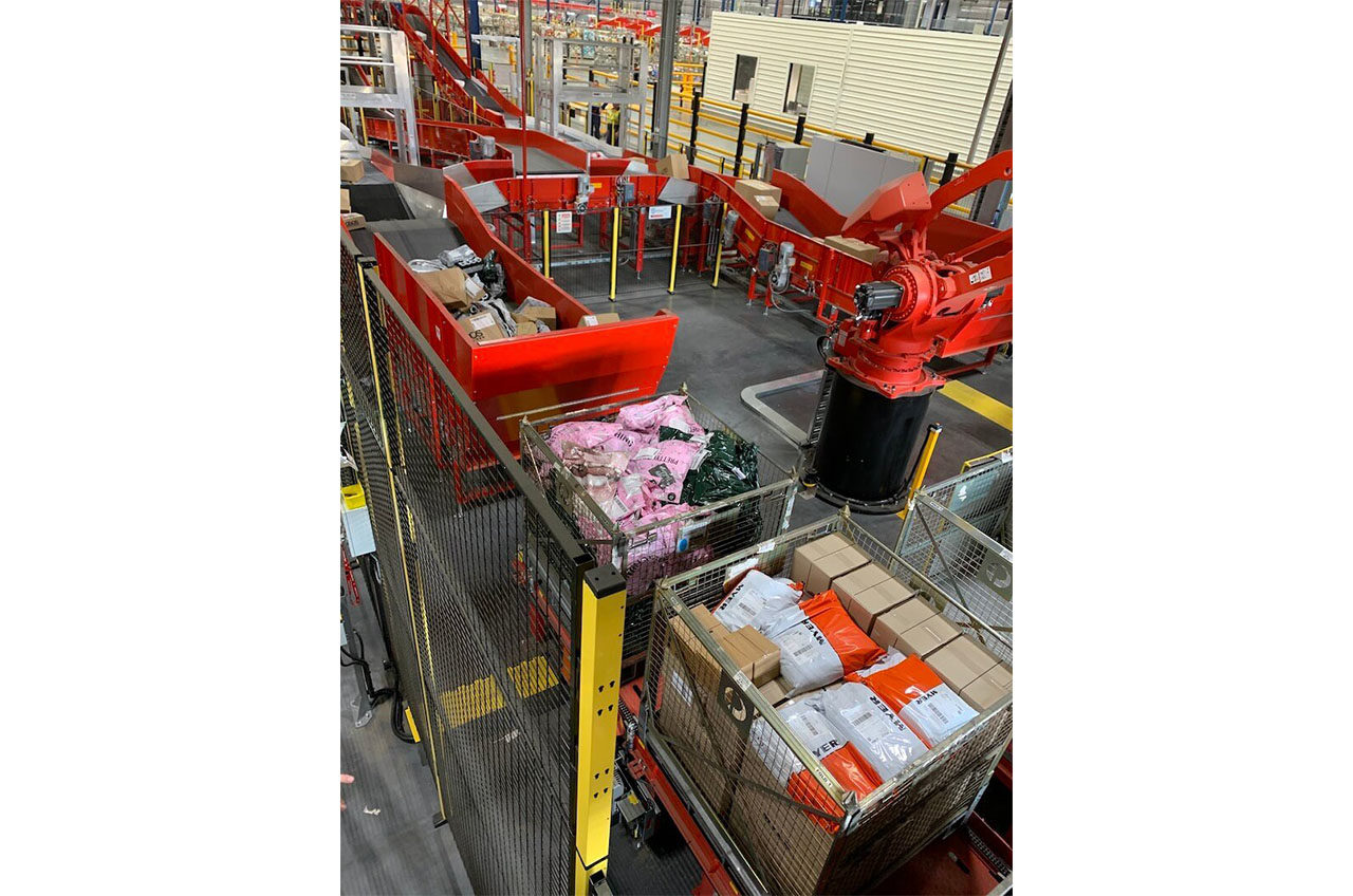 robotic-tipping-arm-logistics-robot