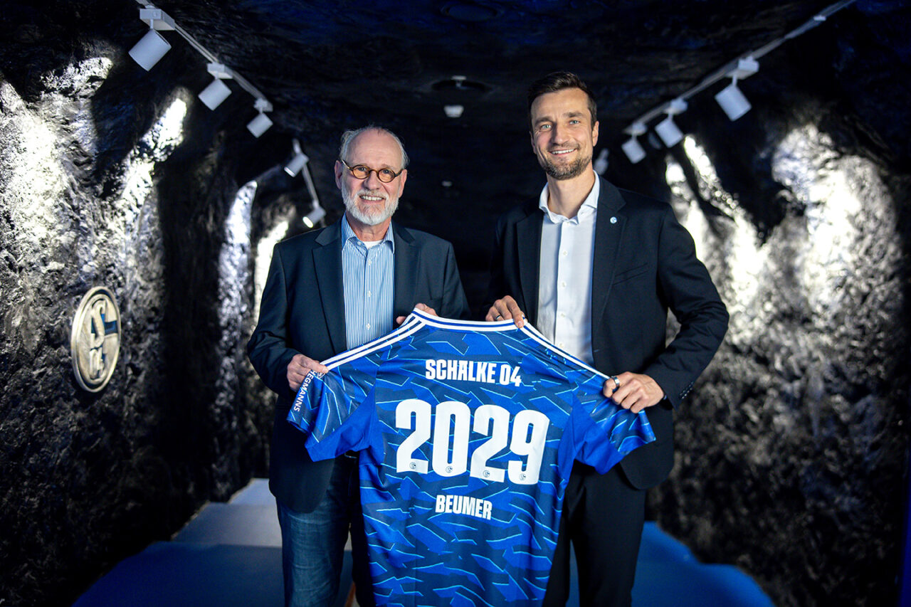 BEUMER Group wird neuer Hauptpartner des FC Gelsenkirchen-Schalke 04 e.V. - Dr. Christoph Beumer und Matthias Tillmann